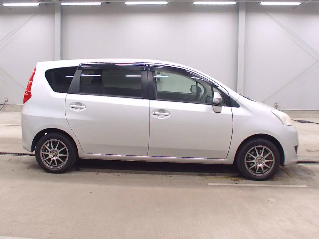 TOYOTA PASSO SETTE