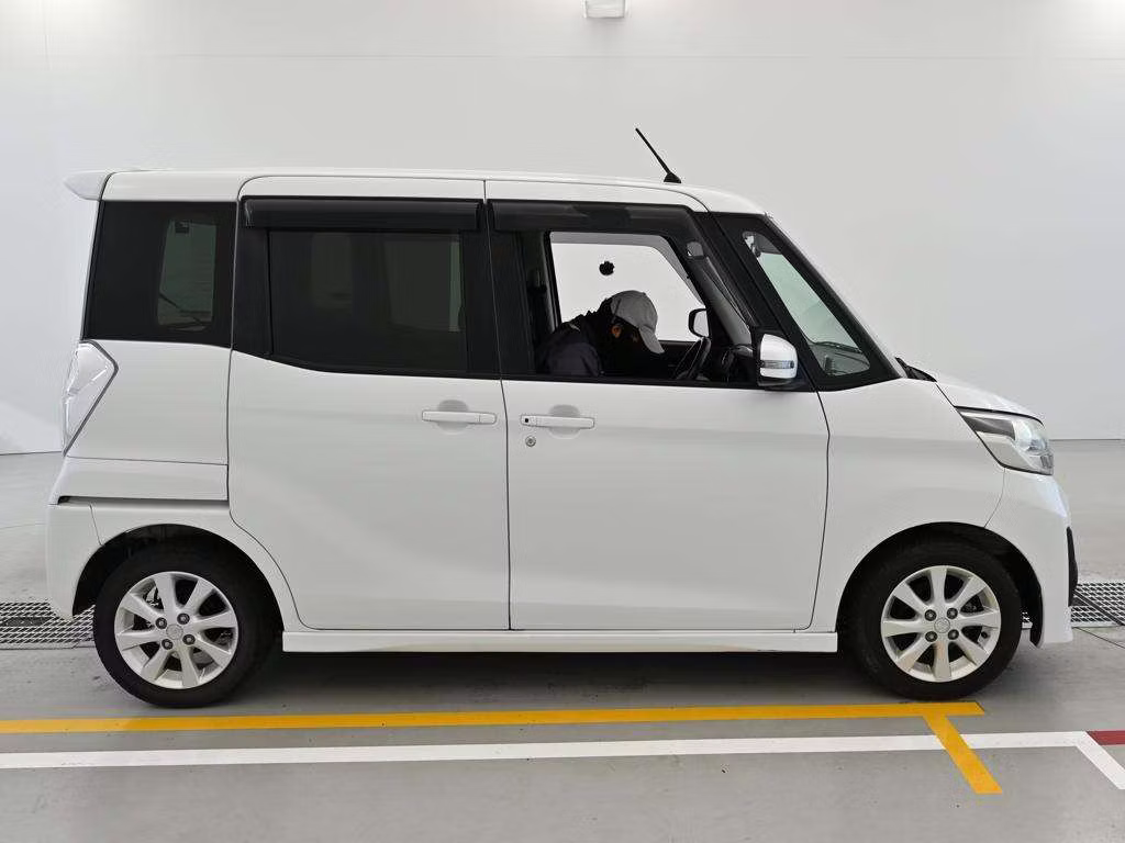 MITSUBISHI EK SPACE