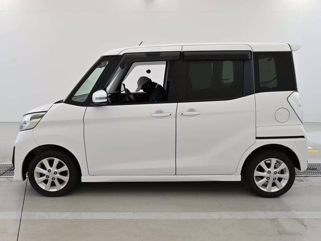 MITSUBISHI EK SPACE