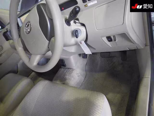 TOYOTA RAUM
