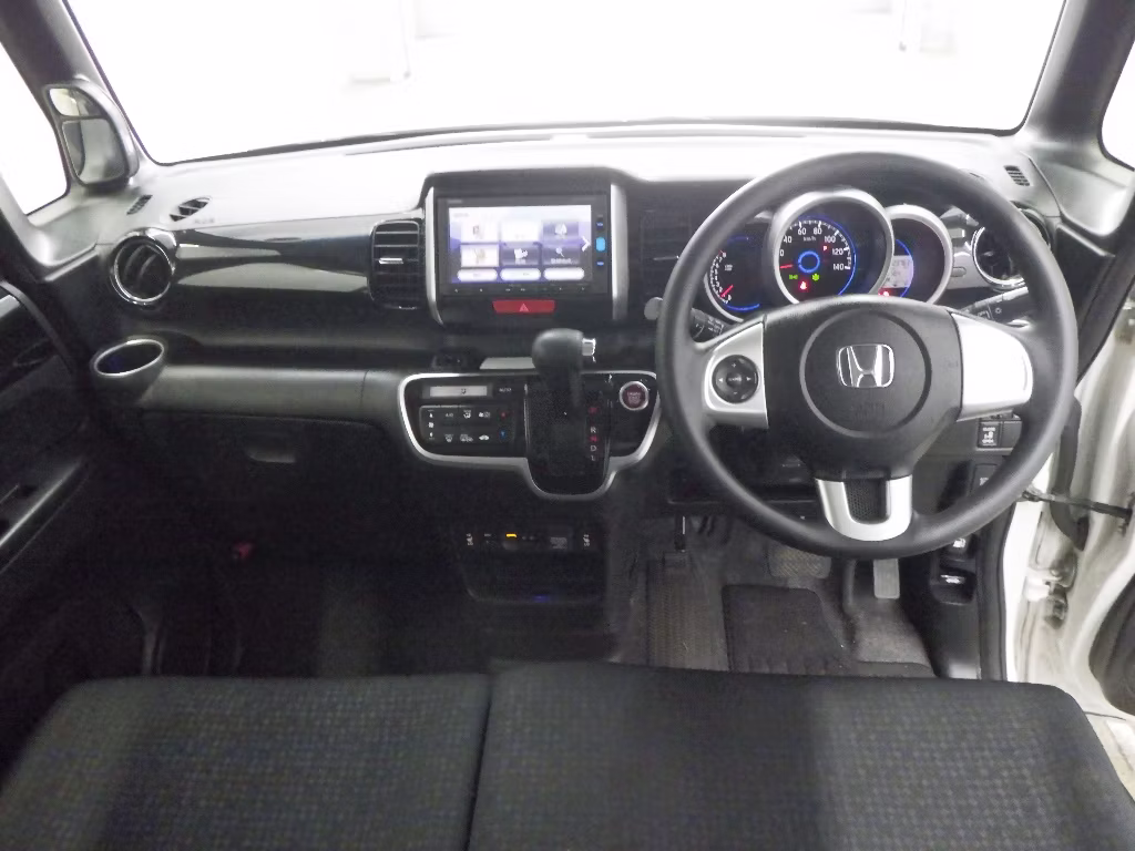 HONDA N-BOX+