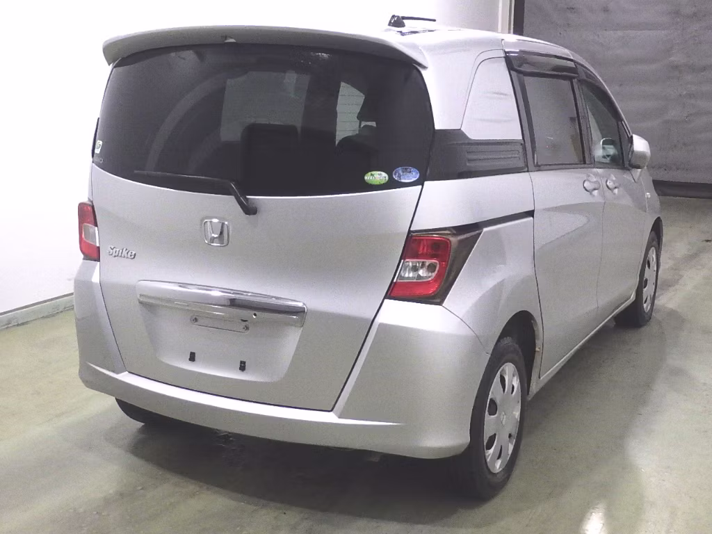 HONDA FREED SPIKE