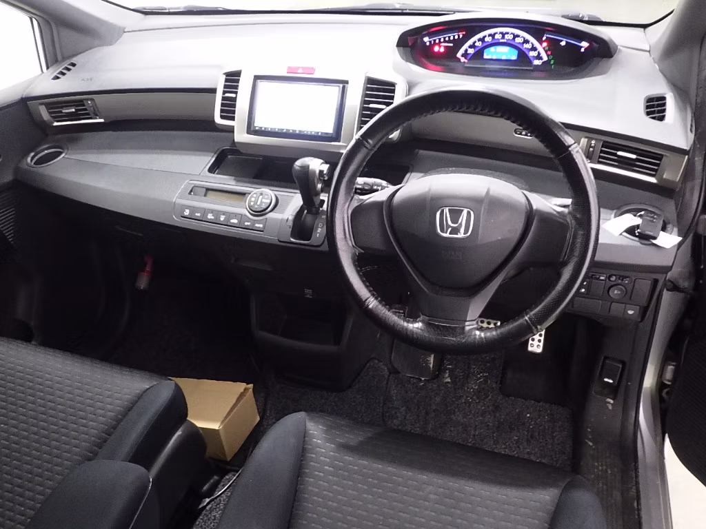 HONDA FREED SPIKE