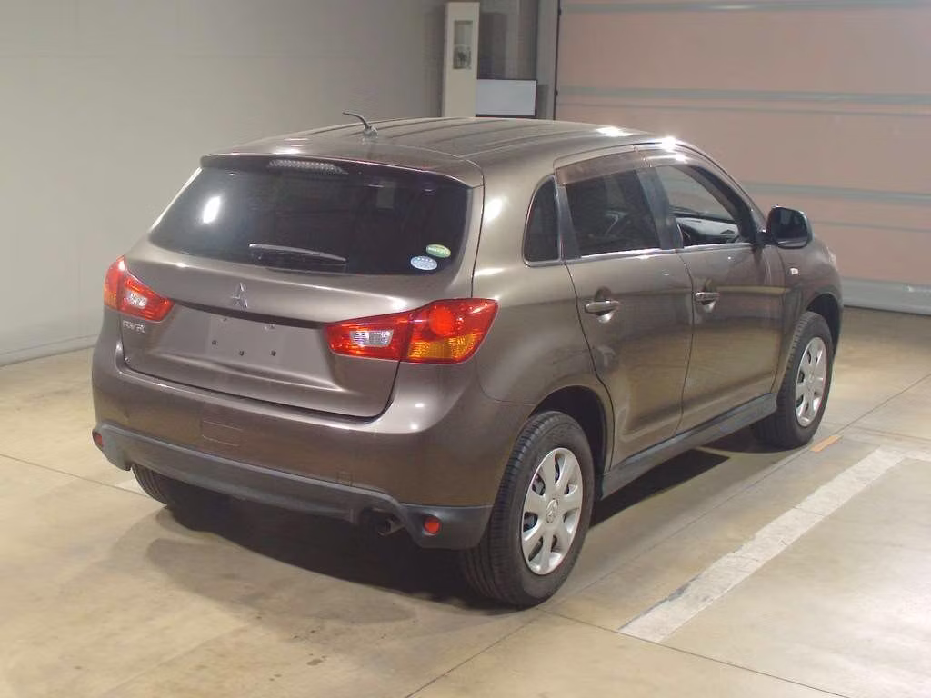MITSUBISHI RVR