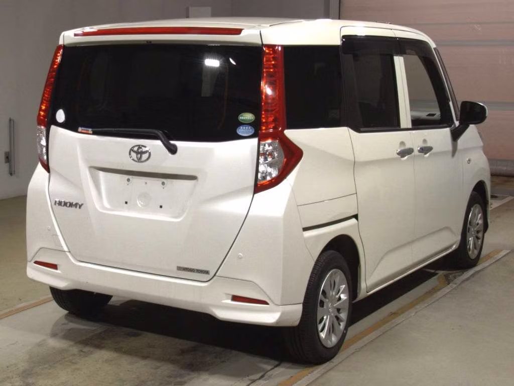 TOYOTA ROOMY