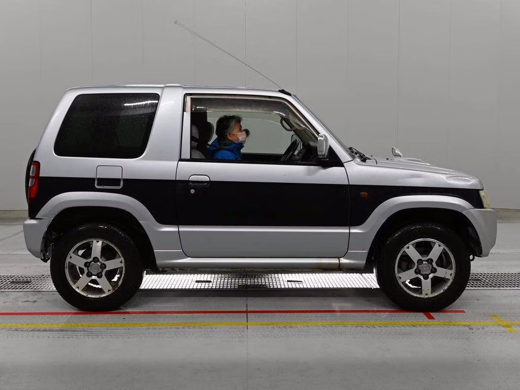 MITSUBISHI PAJERO MINI