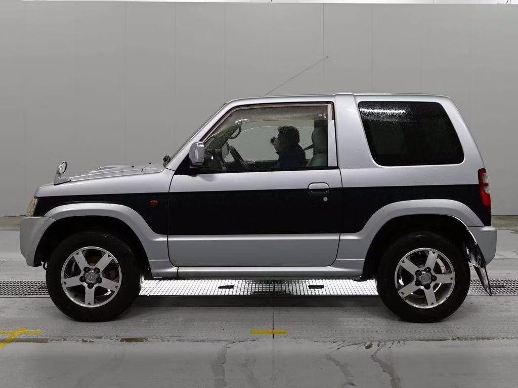 MITSUBISHI PAJERO MINI