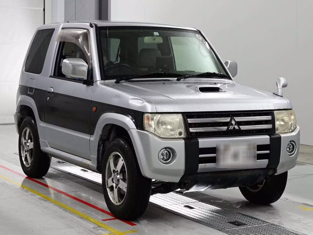 MITSUBISHI PAJERO MINI