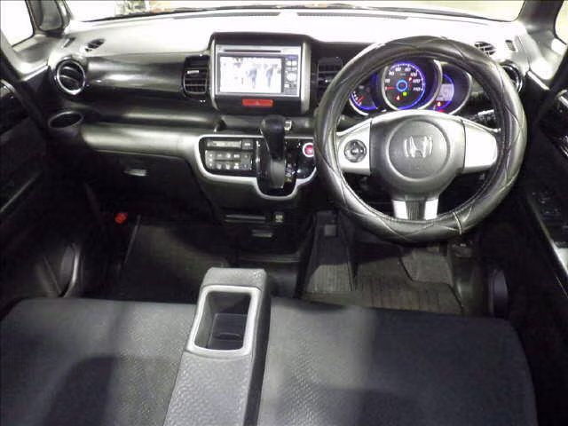 HONDA N-BOX+