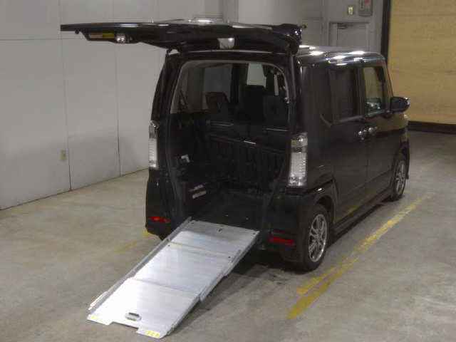 HONDA N-BOX+
