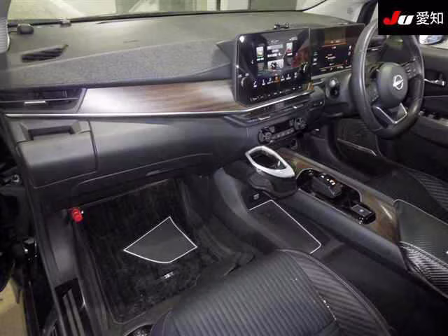 NISSAN AURA