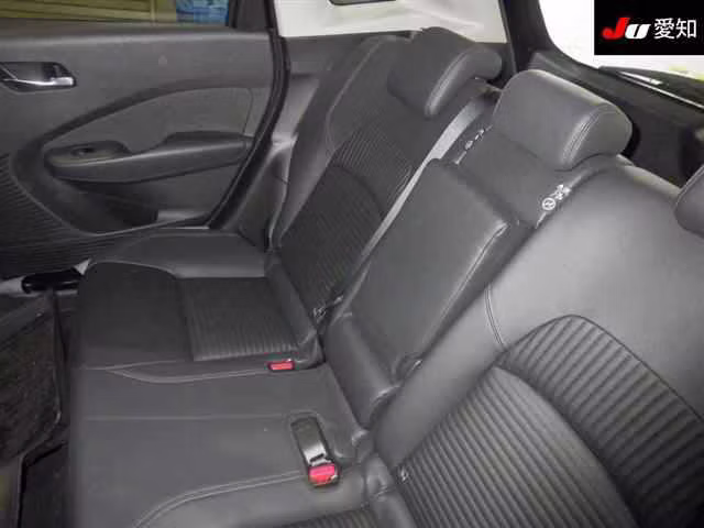 NISSAN AURA