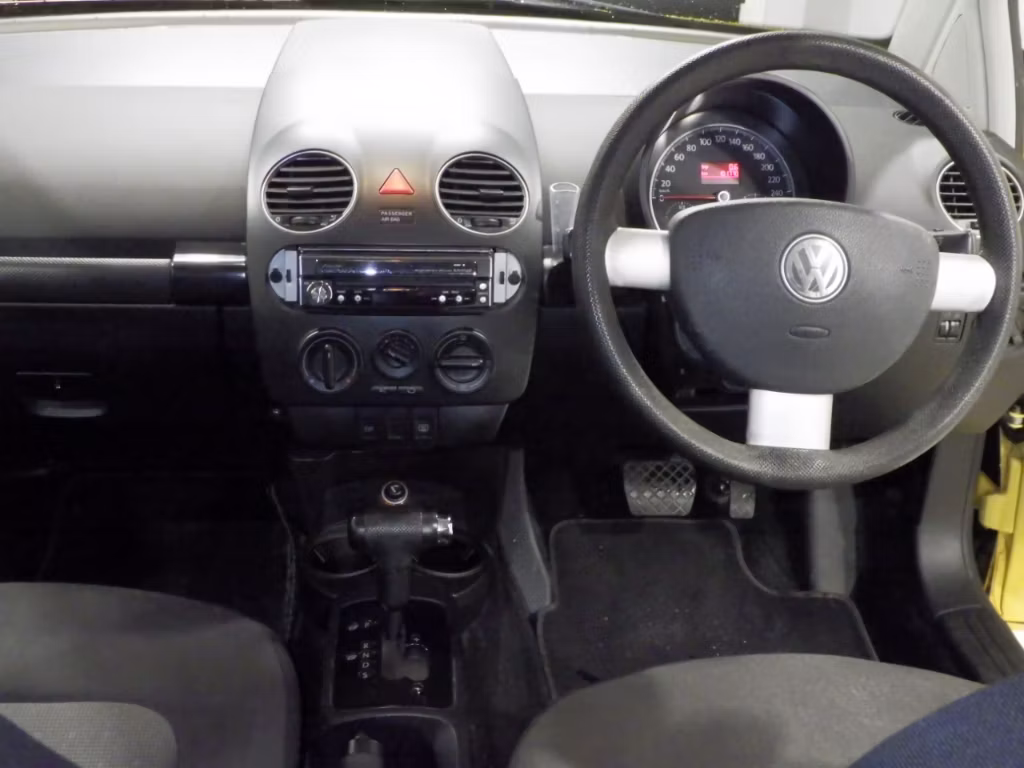 VOLKSWAGEN BEETLE
