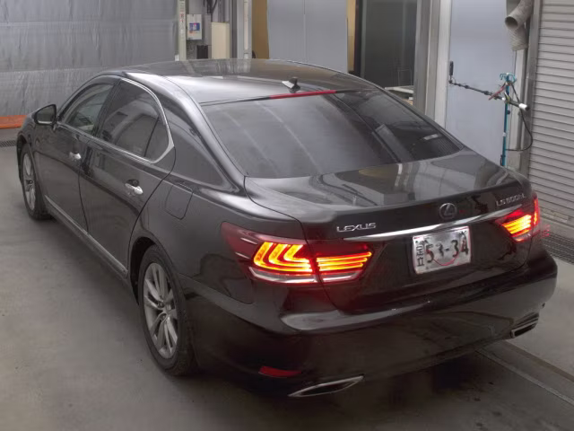 LEXUS LS600H