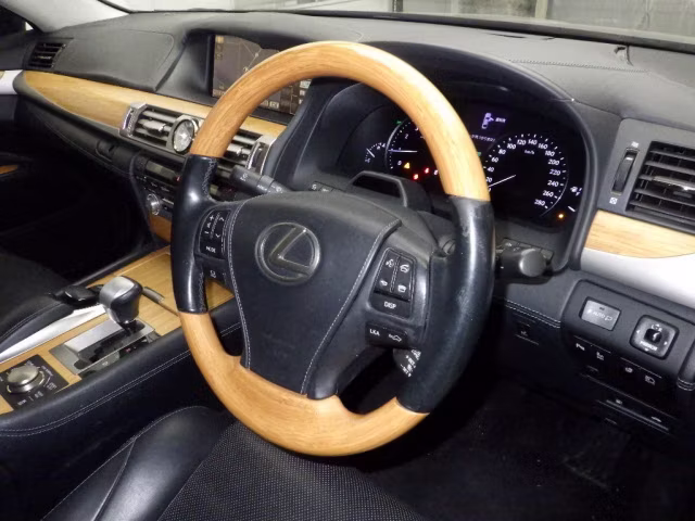 LEXUS LS600H