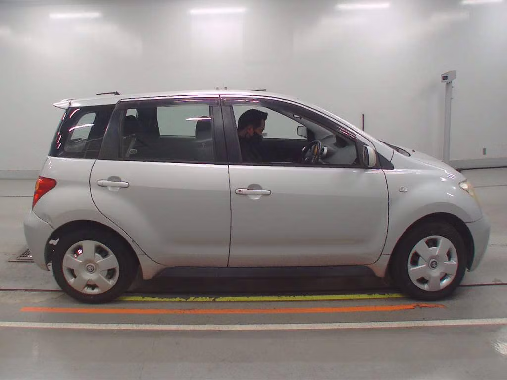 TOYOTA IST