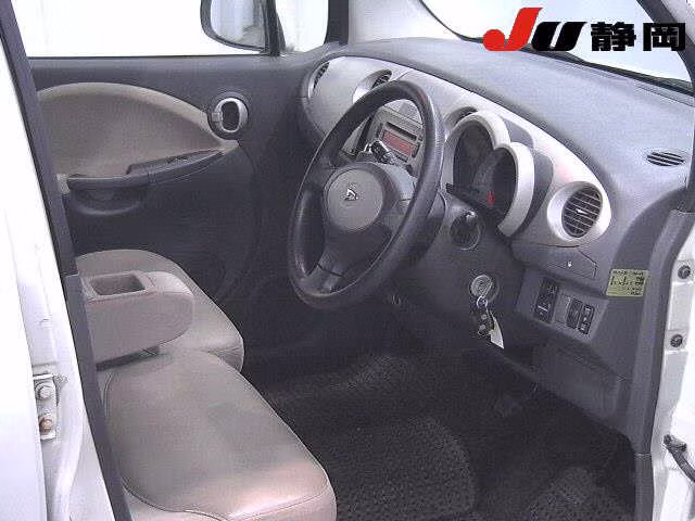 DAIHATSU MOVE LATTE