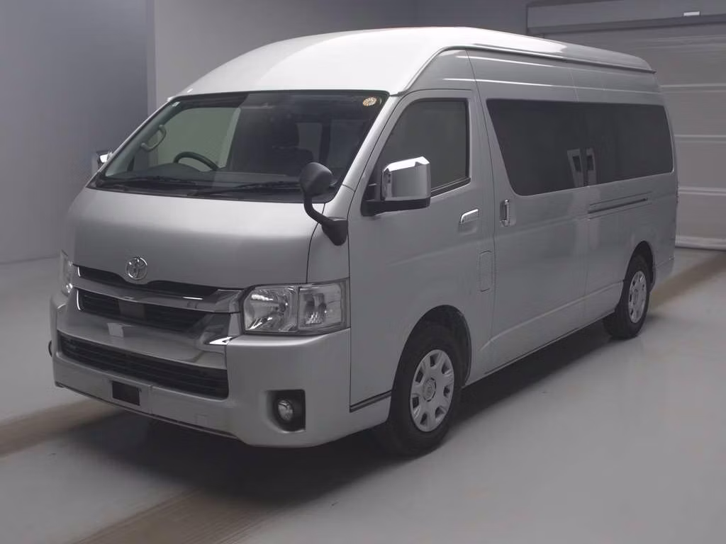 TOYOTA HIACE