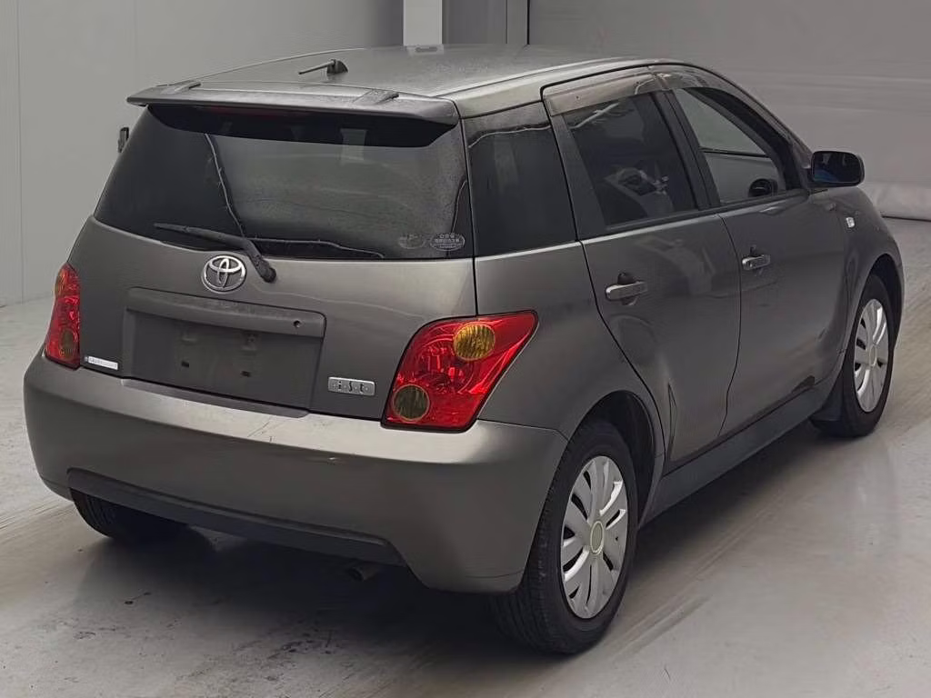 TOYOTA IST