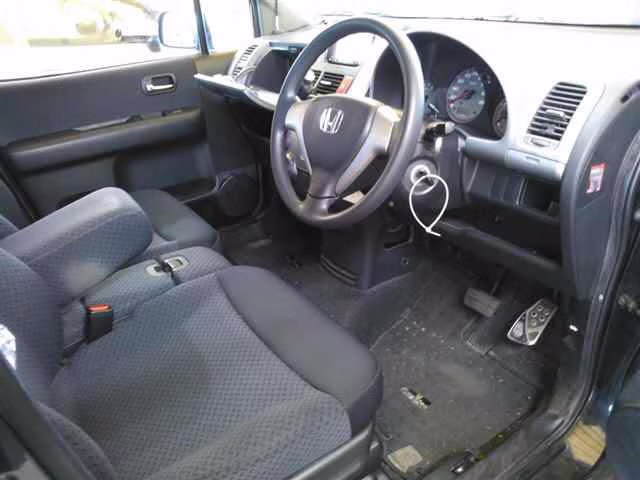 HONDA MOBILIO SPIKE