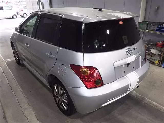 TOYOTA IST