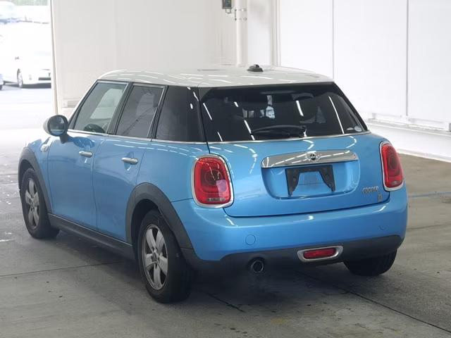MINI HATCH