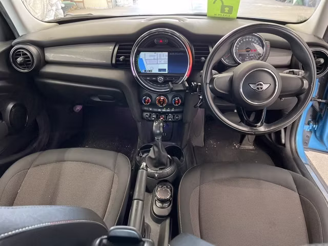 MINI HATCH