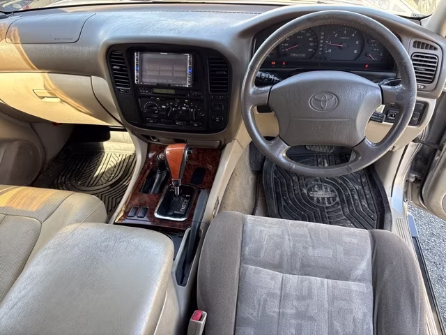 TOYOTA LAND CRUISER