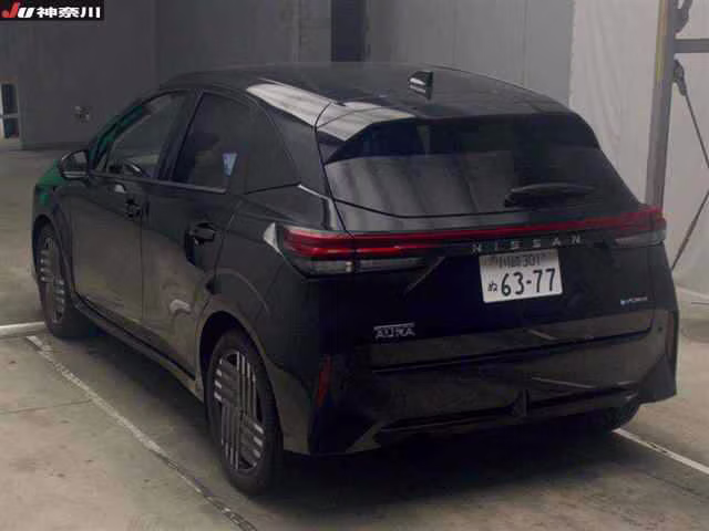 NISSAN AURA