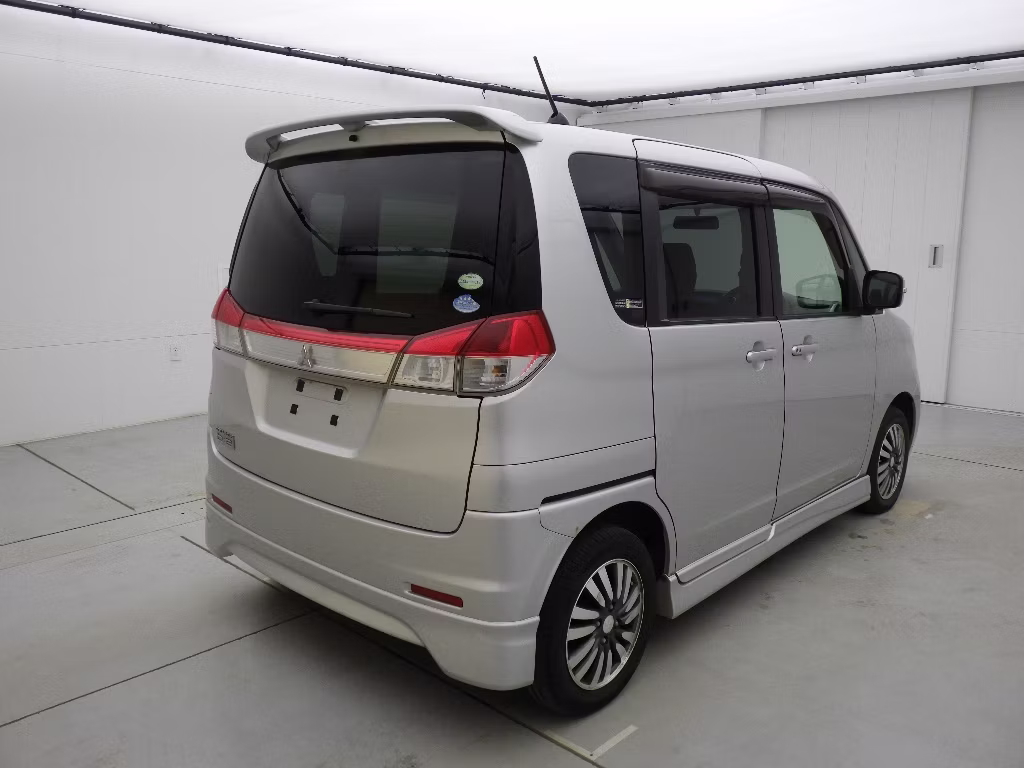 MITSUBISHI DELICA D:2