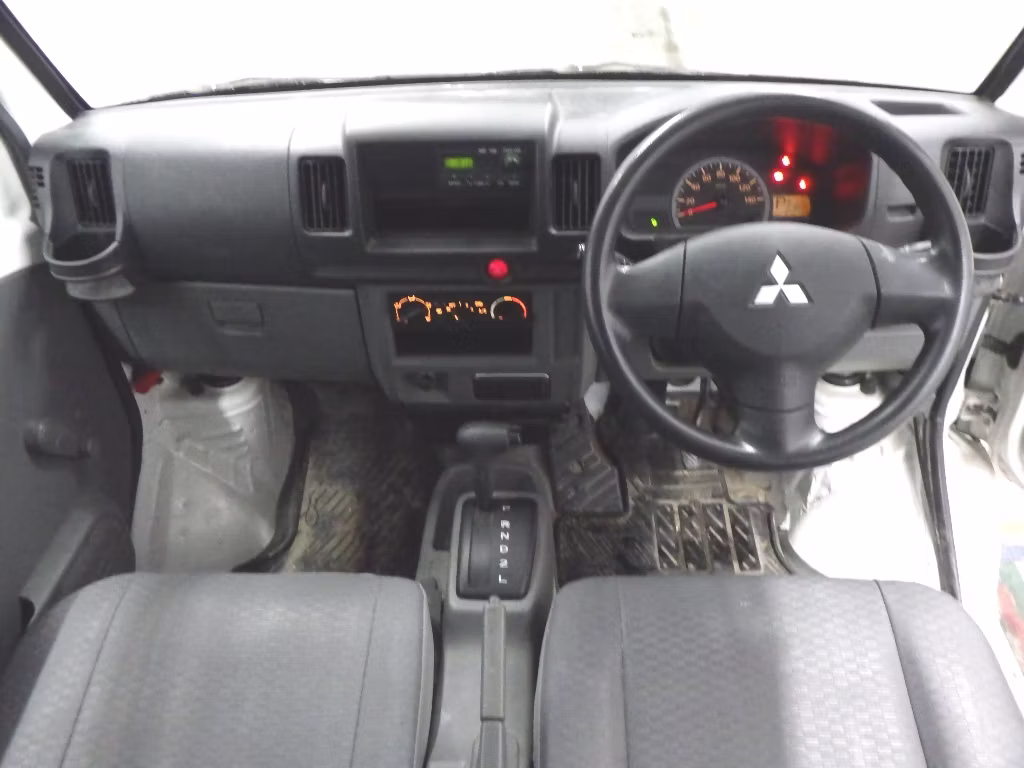 MITSUBISHI MINICAB