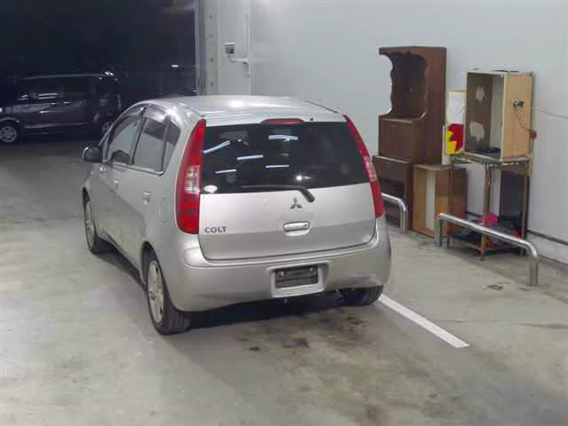 MITSUBISHI COLT