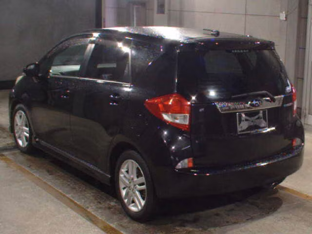 SUBARU TREZIA