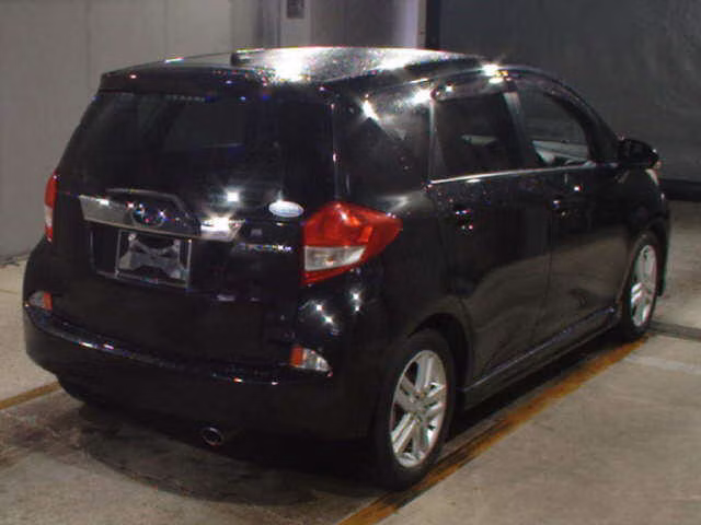 SUBARU TREZIA