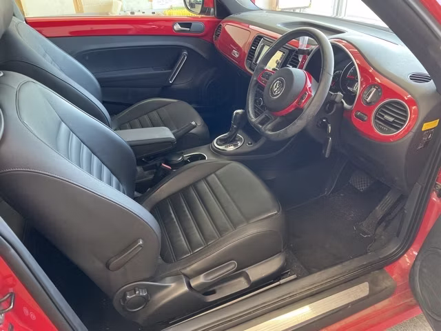 VOLKSWAGEN BEETLE