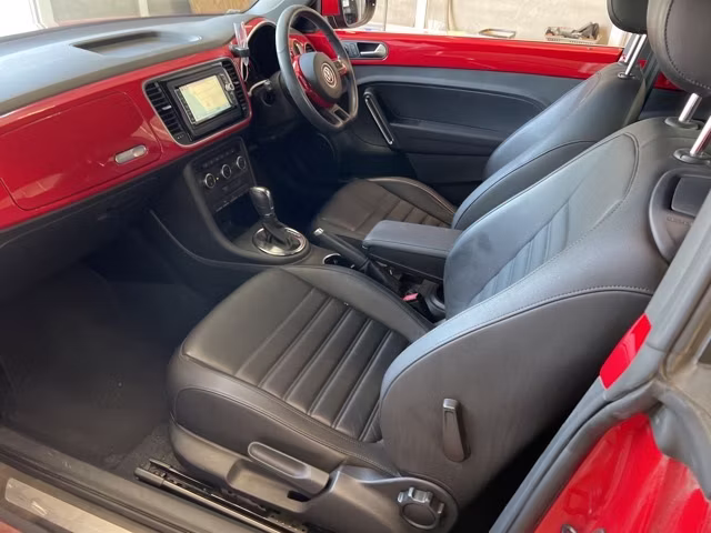VOLKSWAGEN BEETLE