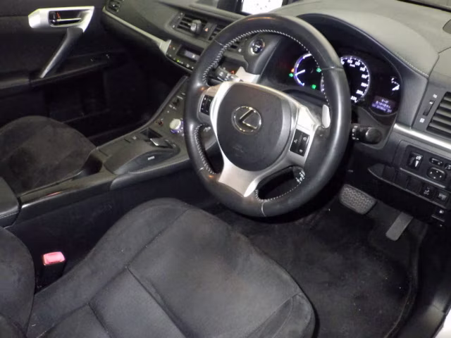 LEXUS CT200H