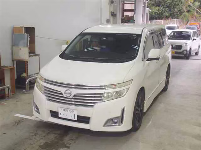 NISSAN ELGRAND