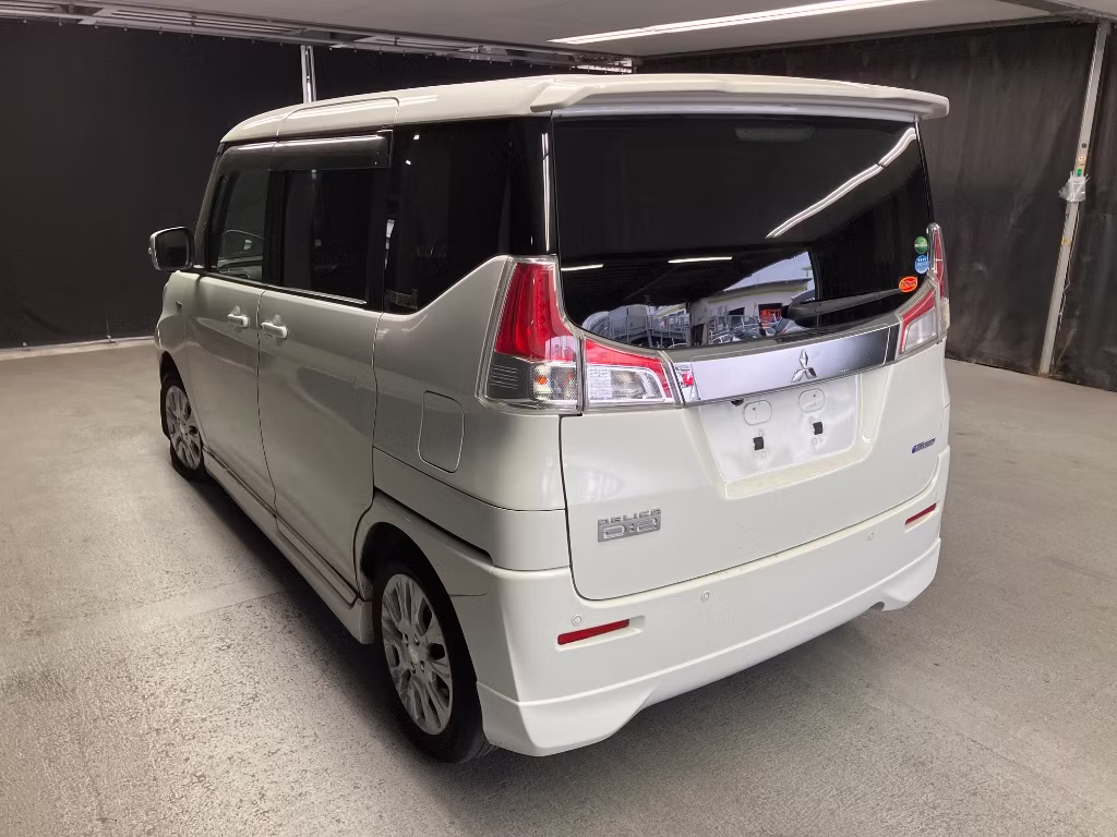 MITSUBISHI DELICA D:2