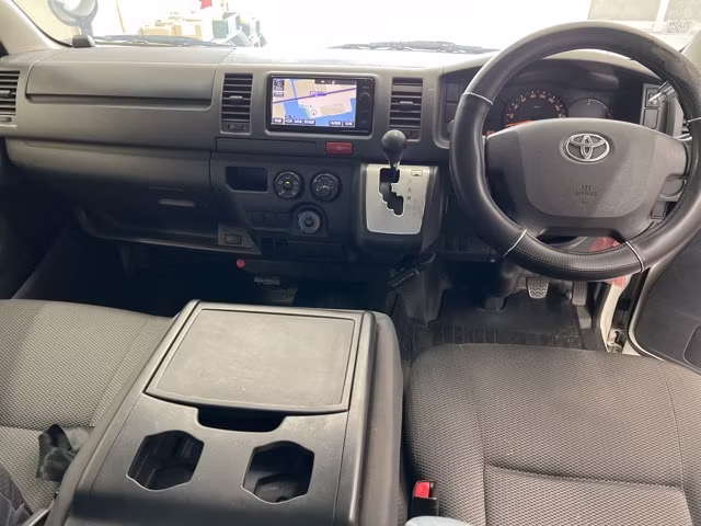 TOYOTA REGIUS ACE