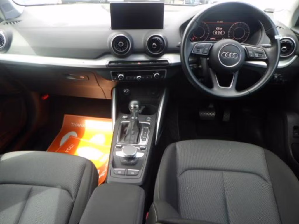 AUDI Q2