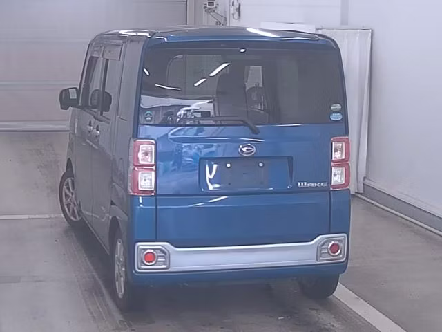 DAIHATSU WAKE