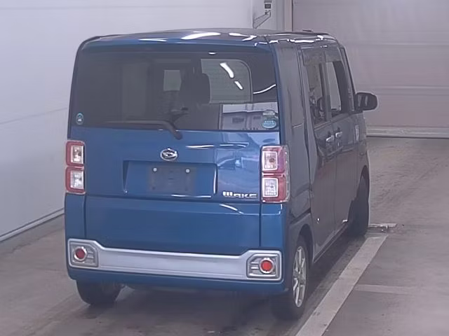 DAIHATSU WAKE