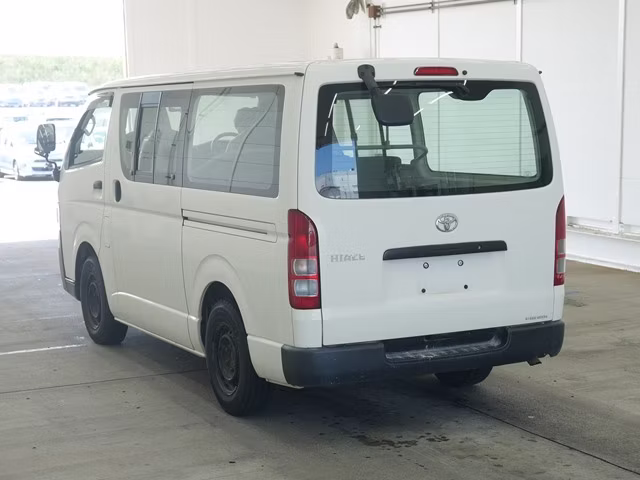 TOYOTA REGIUS ACE