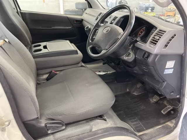 TOYOTA REGIUS ACE