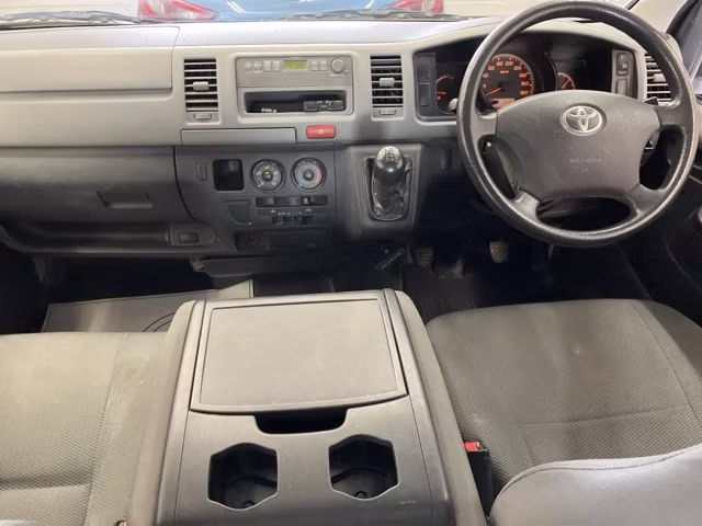 TOYOTA REGIUS ACE