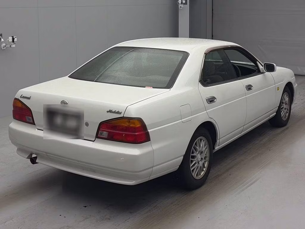 NISSAN LAUREL