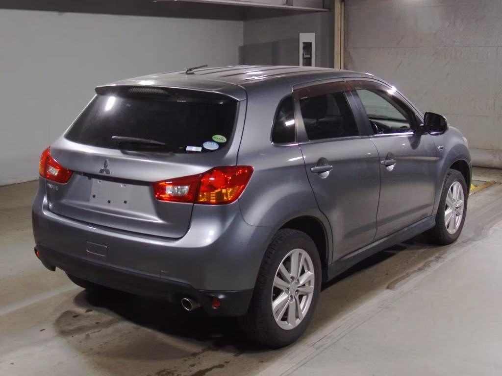 MITSUBISHI RVR