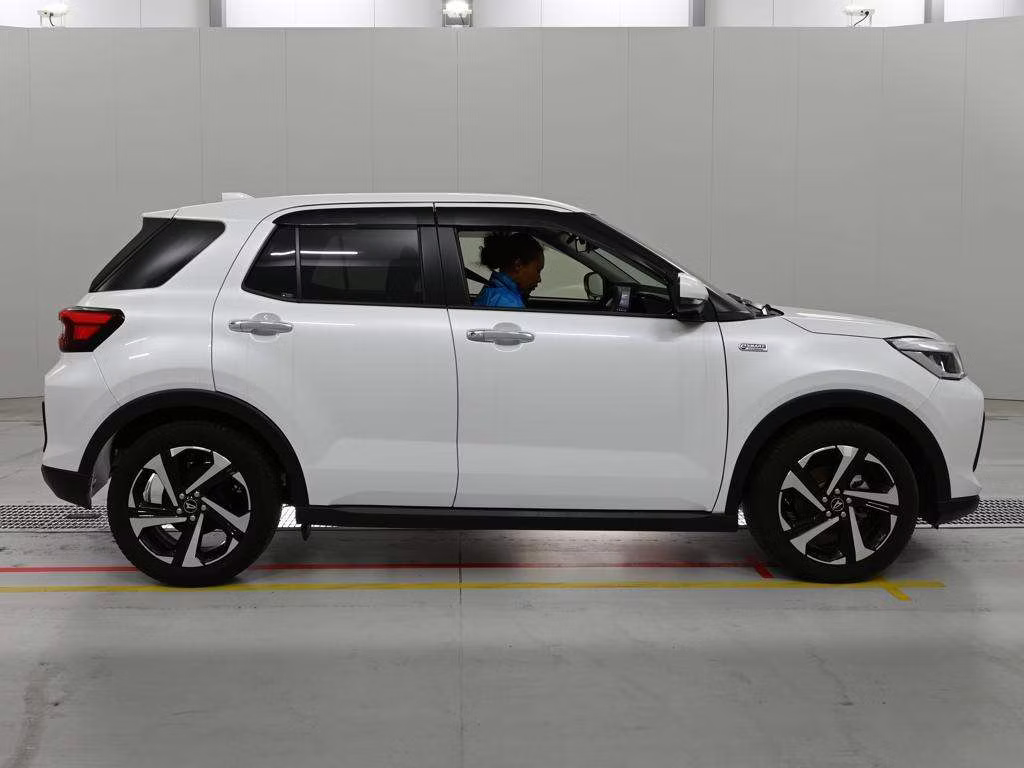DAIHATSU ROCKY