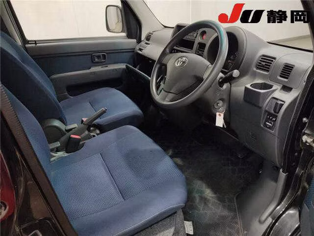 TOYOTA PIXIS VAN